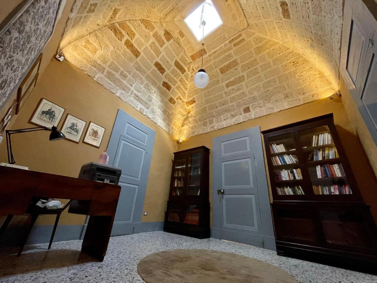 Bed and Breakfast Palazzo De Carlo E Il Parco Dei 7 Pozzi à Lecce Extérieur photo