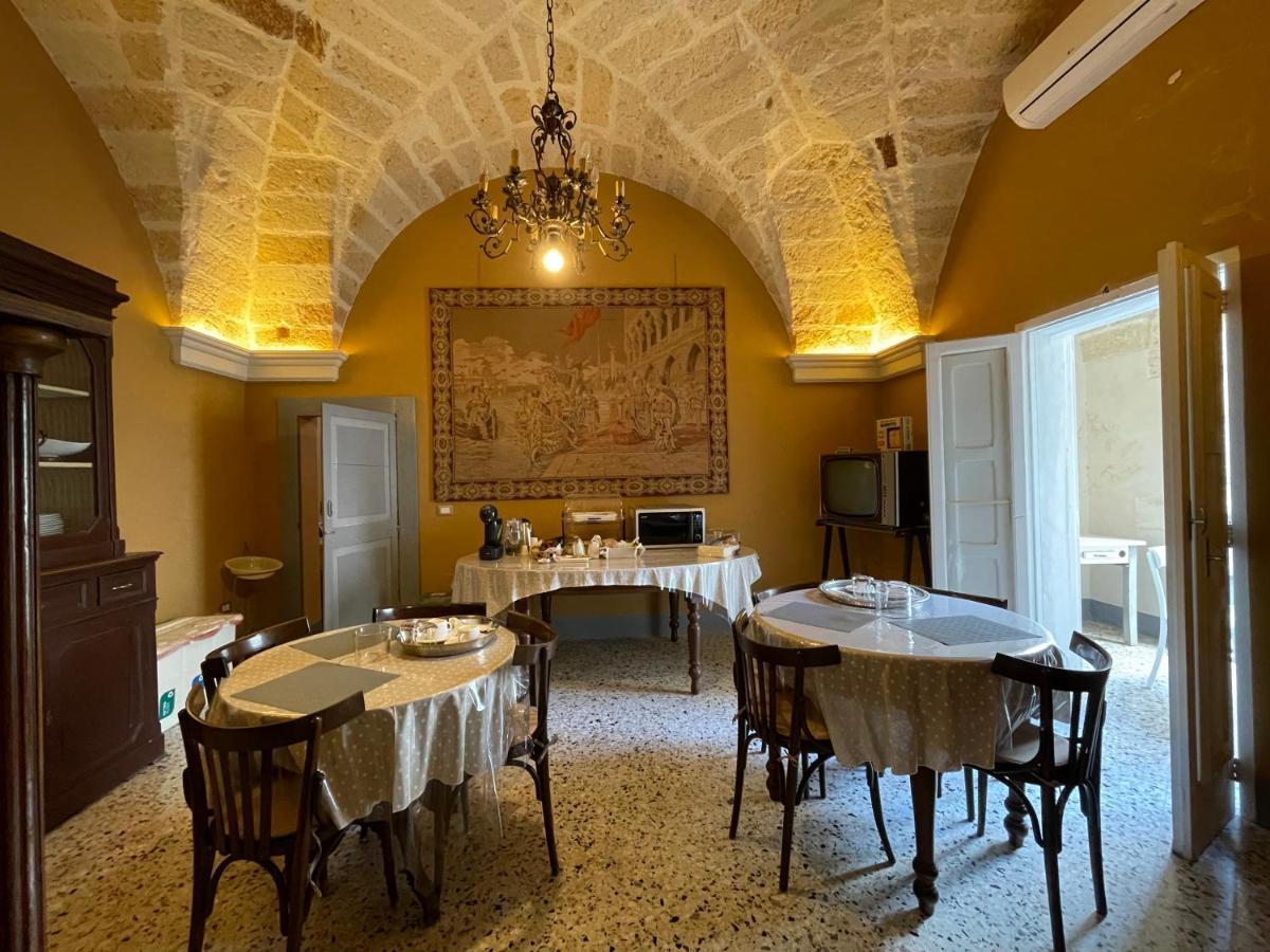 Bed and Breakfast Palazzo De Carlo E Il Parco Dei 7 Pozzi à Lecce Extérieur photo