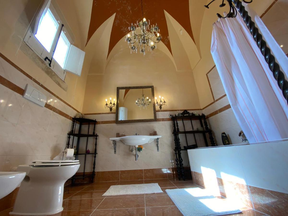 Bed and Breakfast Palazzo De Carlo E Il Parco Dei 7 Pozzi à Lecce Extérieur photo