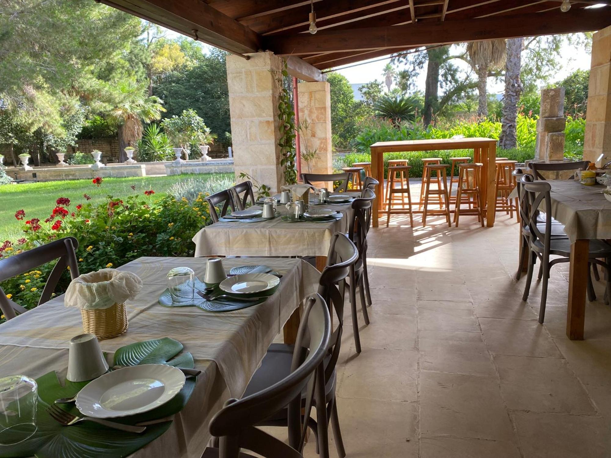 Bed and Breakfast Palazzo De Carlo E Il Parco Dei 7 Pozzi à Lecce Extérieur photo