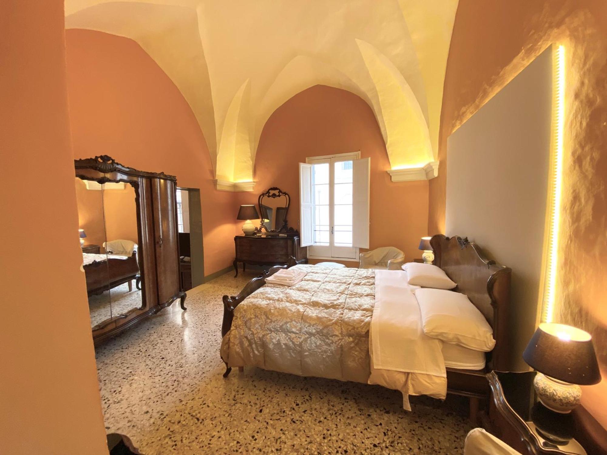 Bed and Breakfast Palazzo De Carlo E Il Parco Dei 7 Pozzi à Lecce Extérieur photo