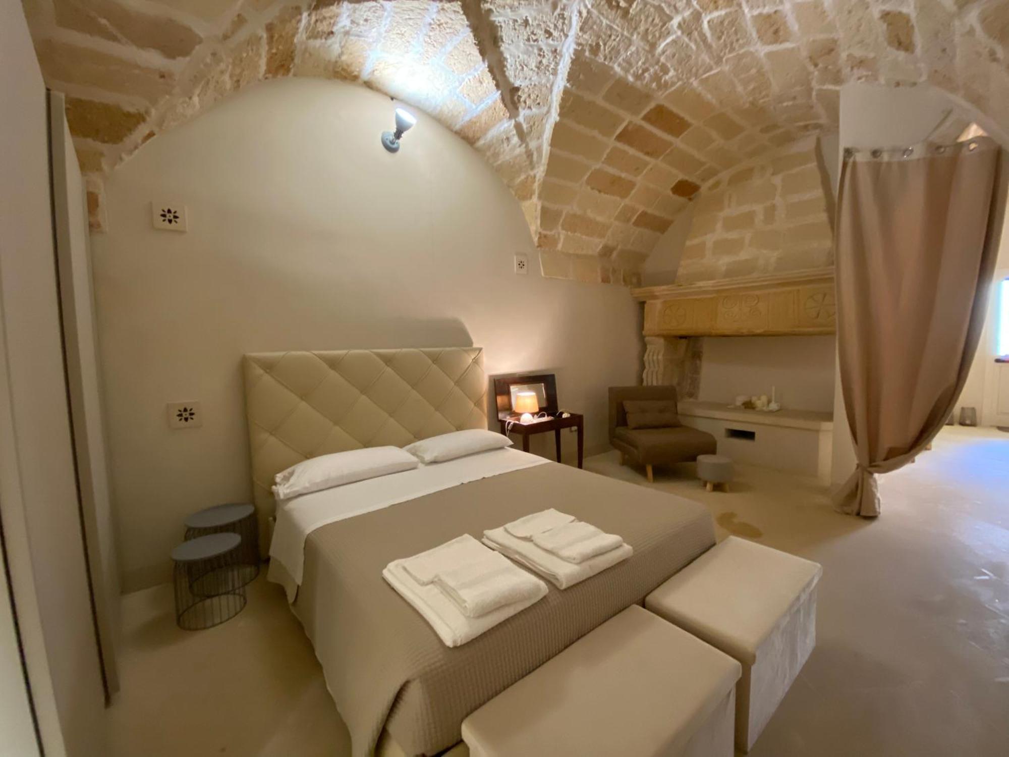 Bed and Breakfast Palazzo De Carlo E Il Parco Dei 7 Pozzi à Lecce Extérieur photo